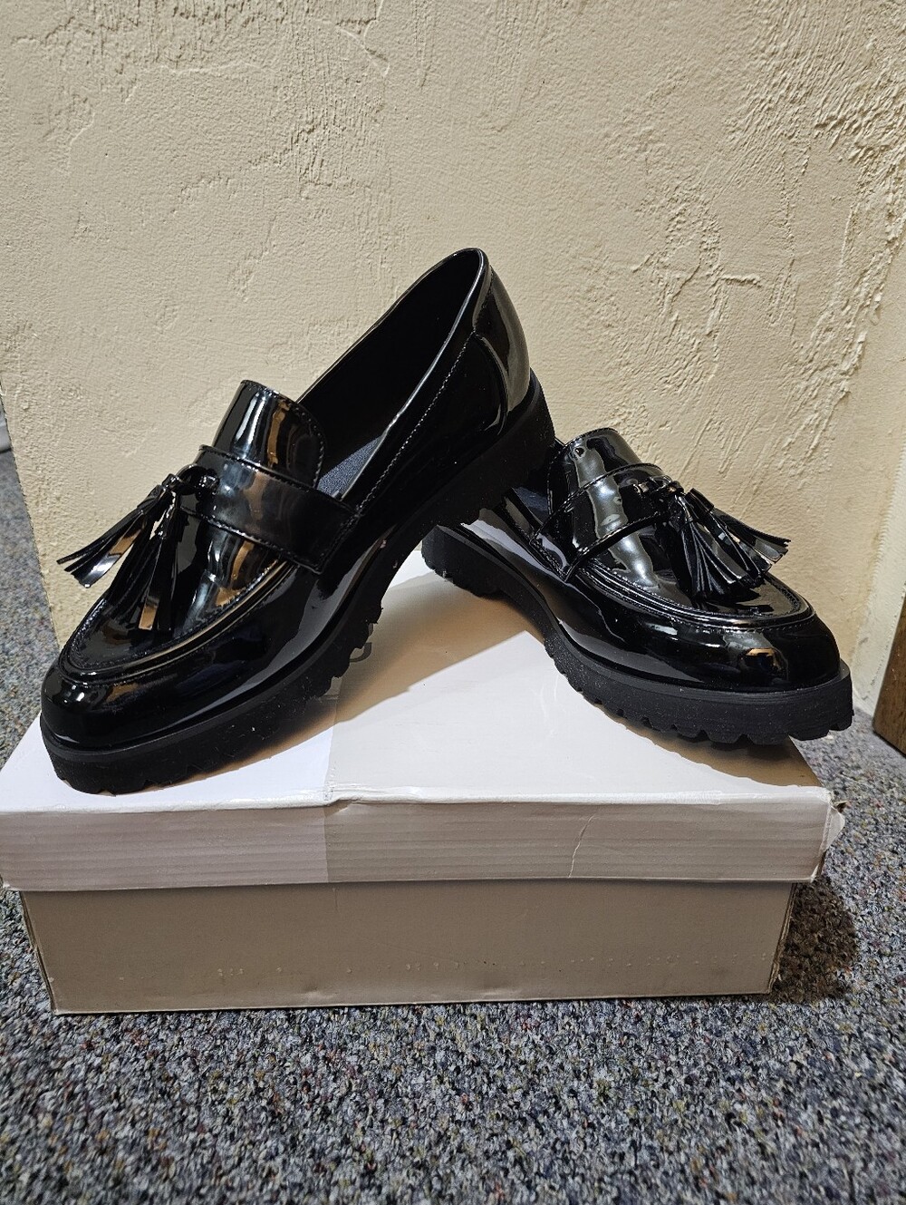 Jones New York Priscilla Patent Black Chunky Lug Sole Tassel Loafers 8.5